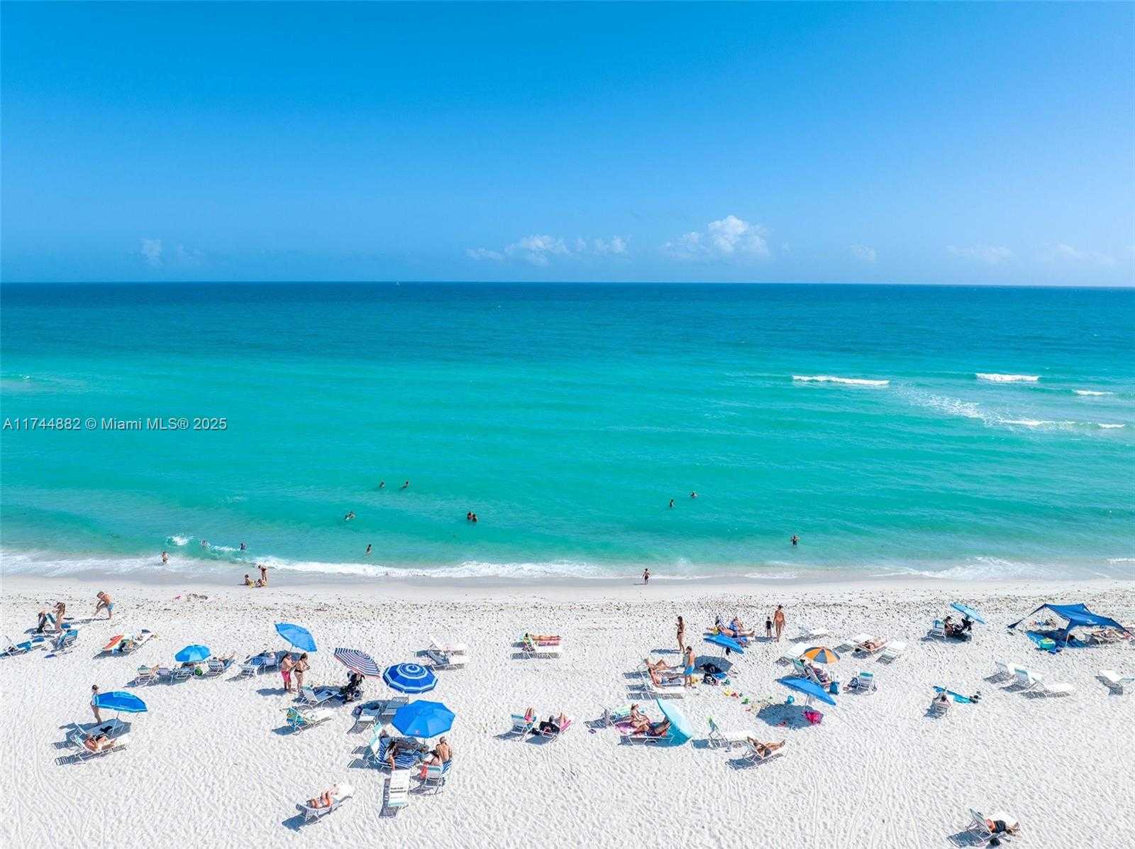Small Image of 5601 COLLINS AVE #PH-14, Miami Beach Number 31