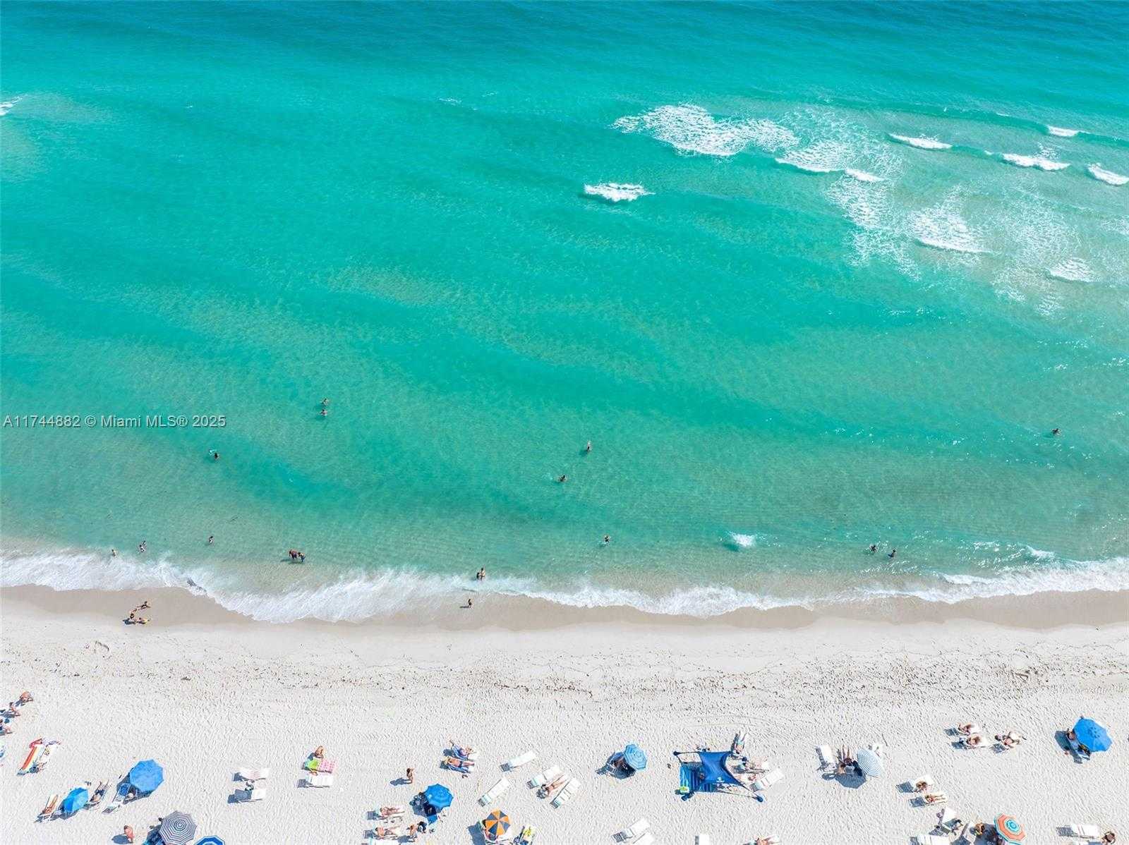 Small Image of 5601 COLLINS AVE #PH-14, Miami Beach Number 34