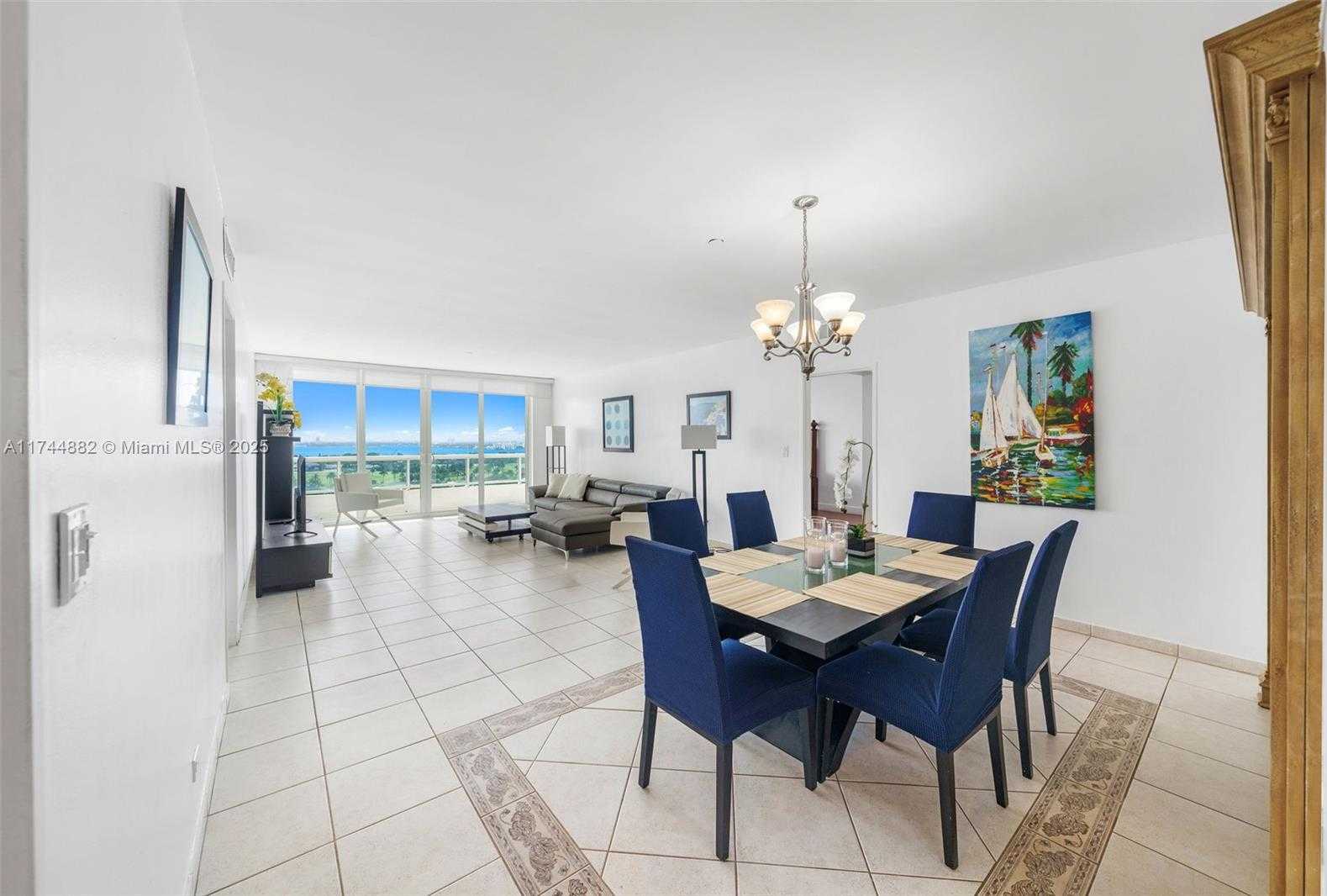 Small Image of 5601 COLLINS AVE #PH-14, Miami Beach Number 6