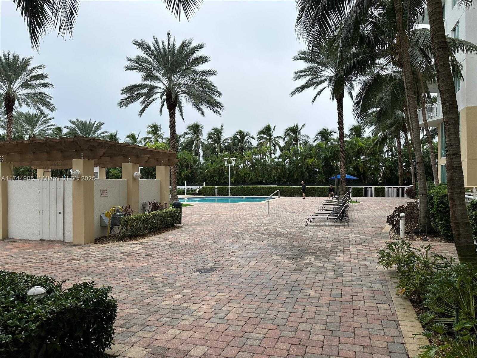 Small Image of 1755 EAST HALLANDALE BEACH BLVD #MEZ7E, Hallandale Beach Number 16