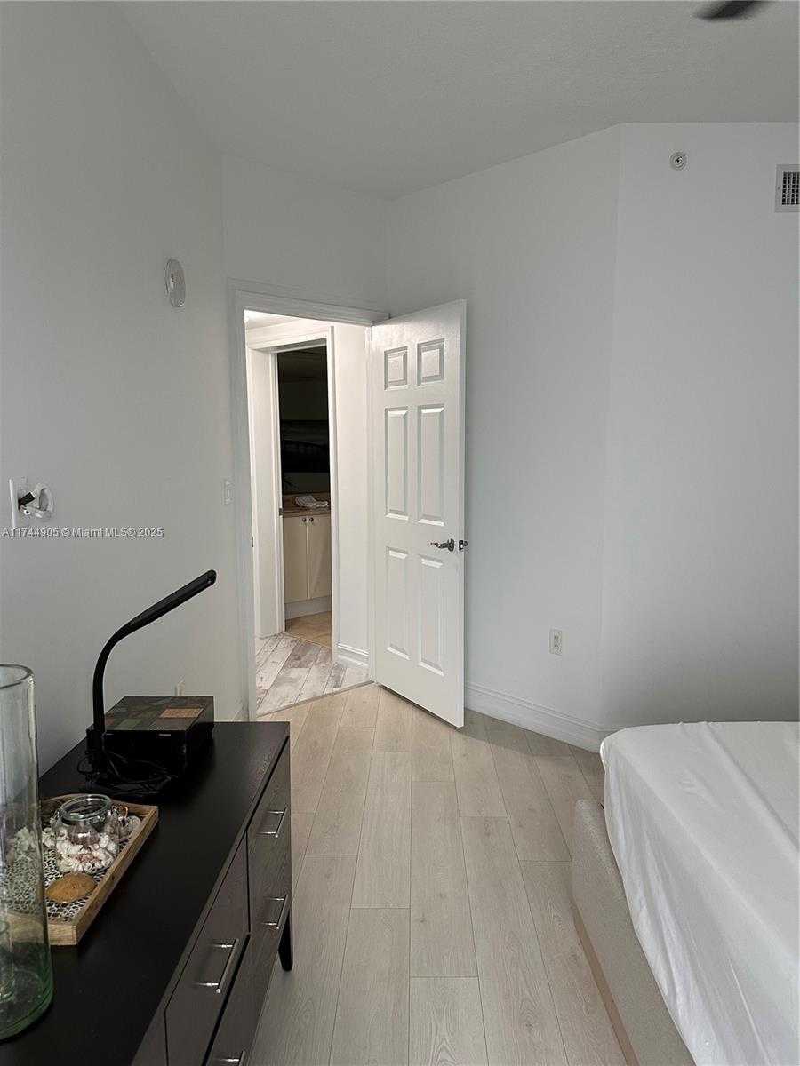 Small Image of 1755 EAST HALLANDALE BEACH BLVD #MEZ7E, Hallandale Beach Number 21
