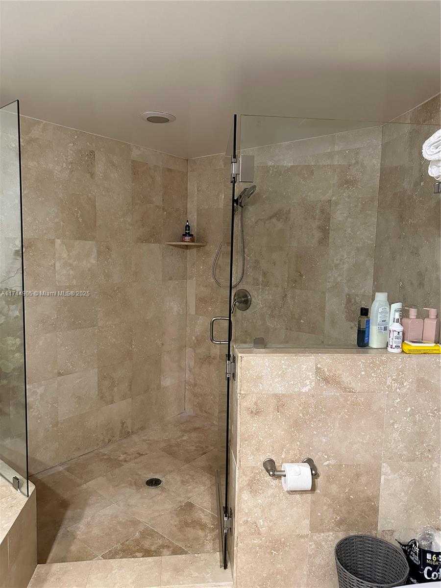 Small Image of 1755 EAST HALLANDALE BEACH BLVD #MEZ7E, Hallandale Beach Number 22