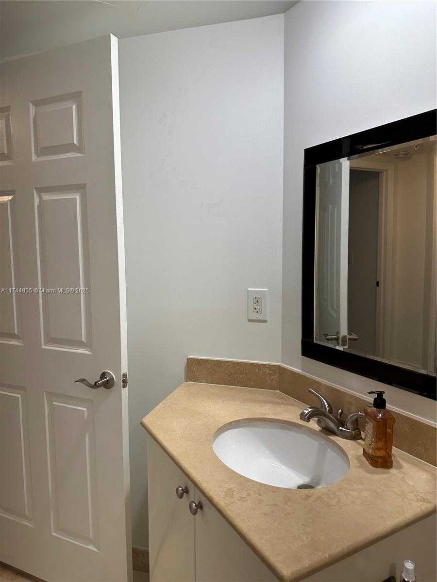 Small Image of 1755 EAST HALLANDALE BEACH BLVD #MEZ7E, Hallandale Beach Number 28
