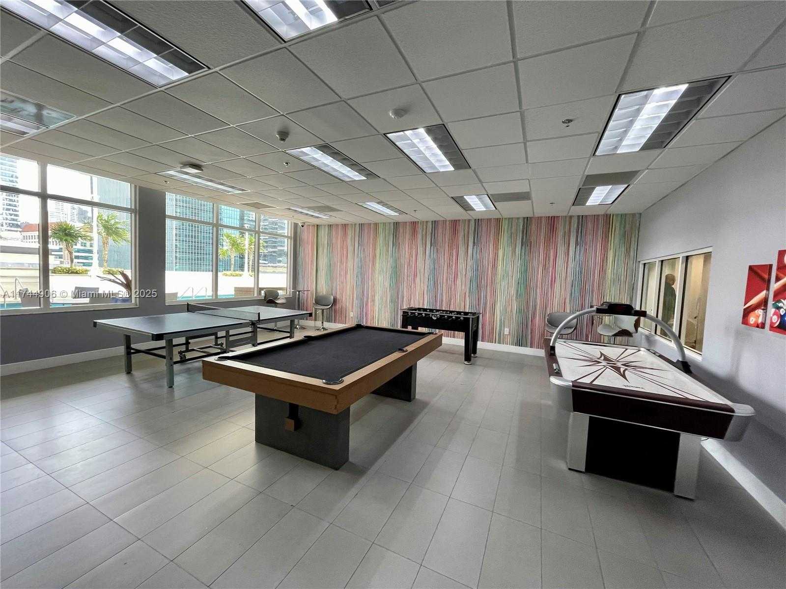 Small Image of 1200 BRICKELL BAY DR #2907, Miami Number 17