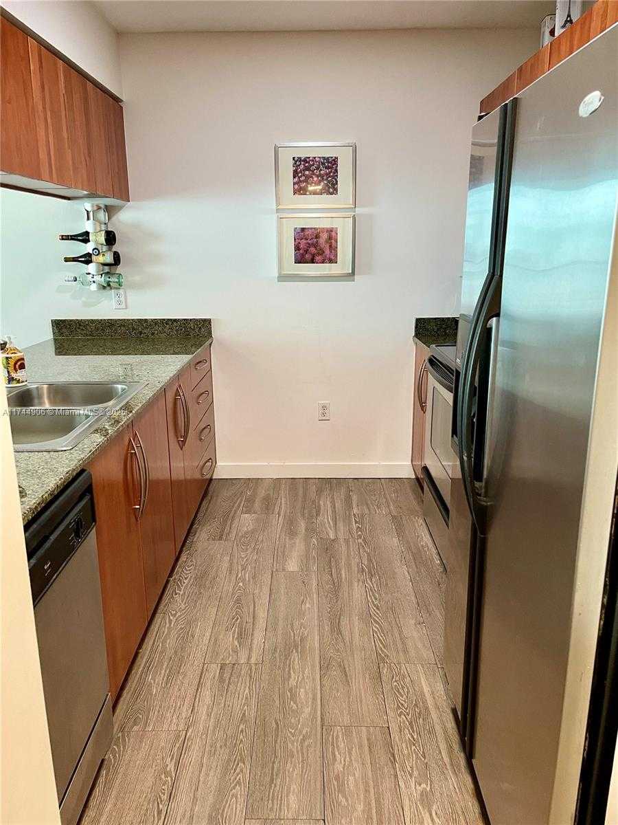 Small Image of 1200 BRICKELL BAY DR #2907, Miami Number 2