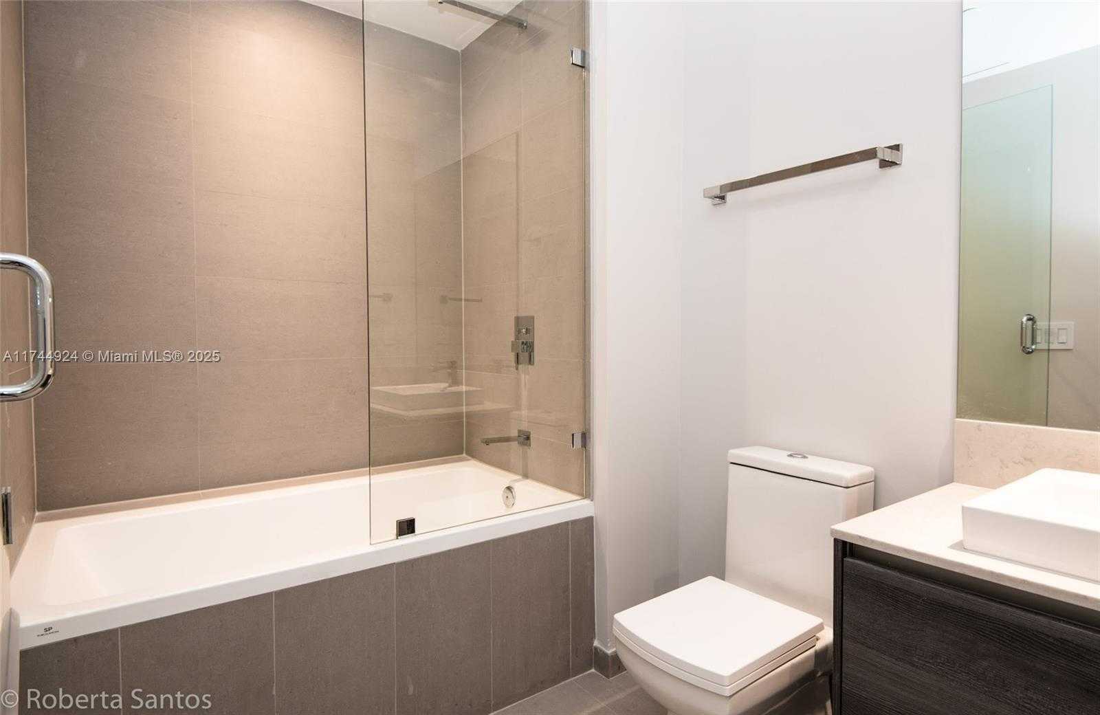 Small Image of 1080 BRICKELL AVE #3205, Miami Number 5