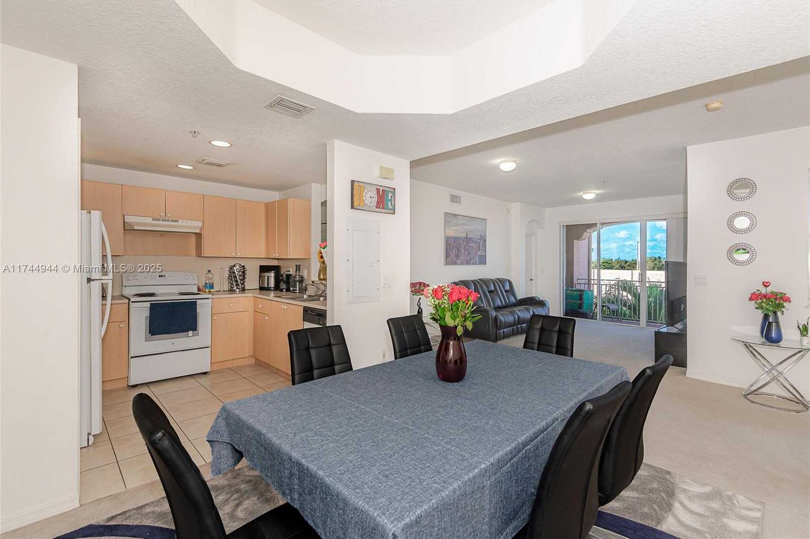 Small Image of 6670 NORTH WEST 114TH AVE #638, Doral Number 12