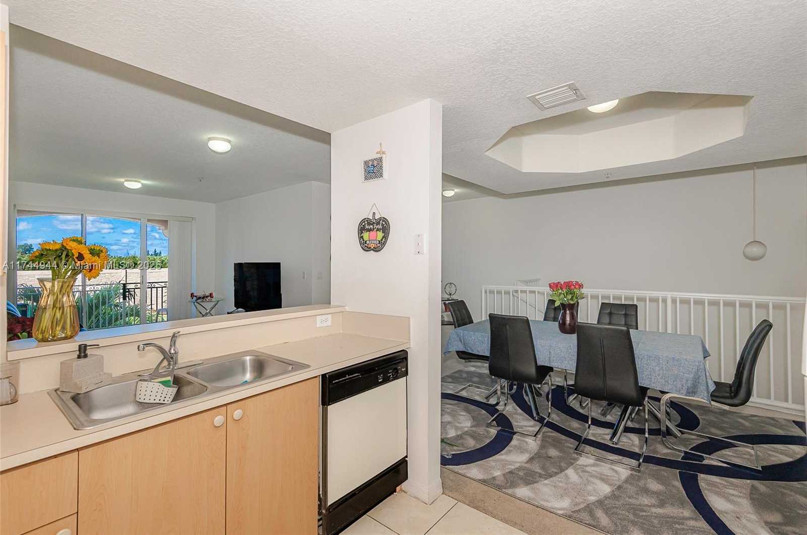 Small Image of 6670 NORTH WEST 114TH AVE #638, Doral Number 14