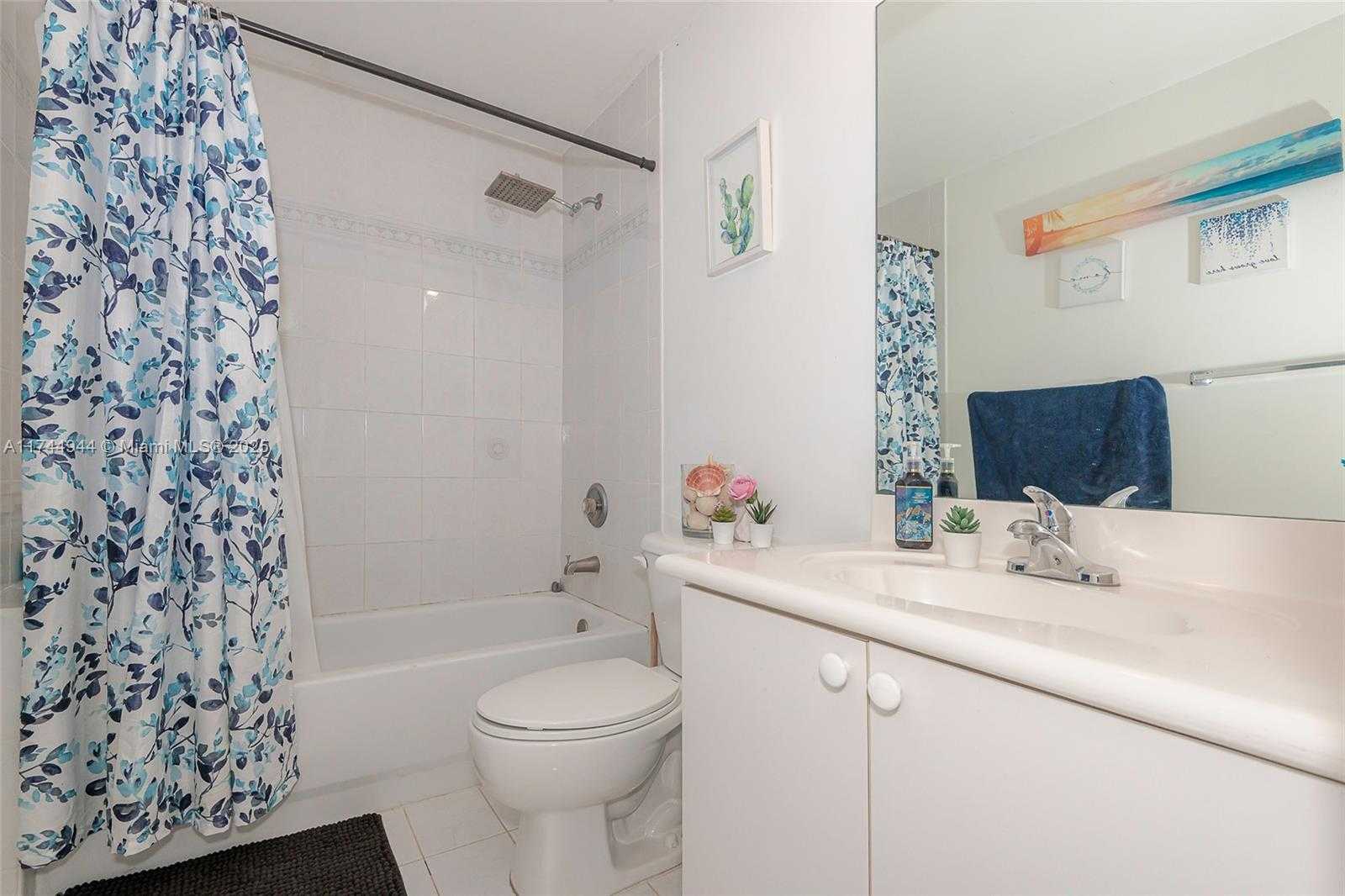 Small Image of 6670 NORTH WEST 114TH AVE #638, Doral Number 23