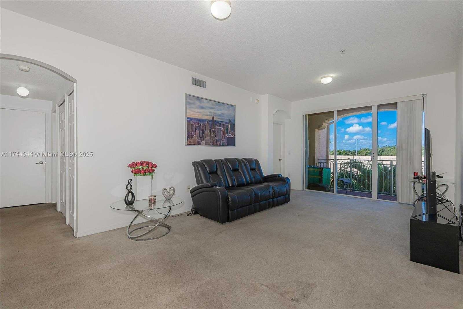 Small Image of 6670 NORTH WEST 114TH AVE #638, Doral Number 3