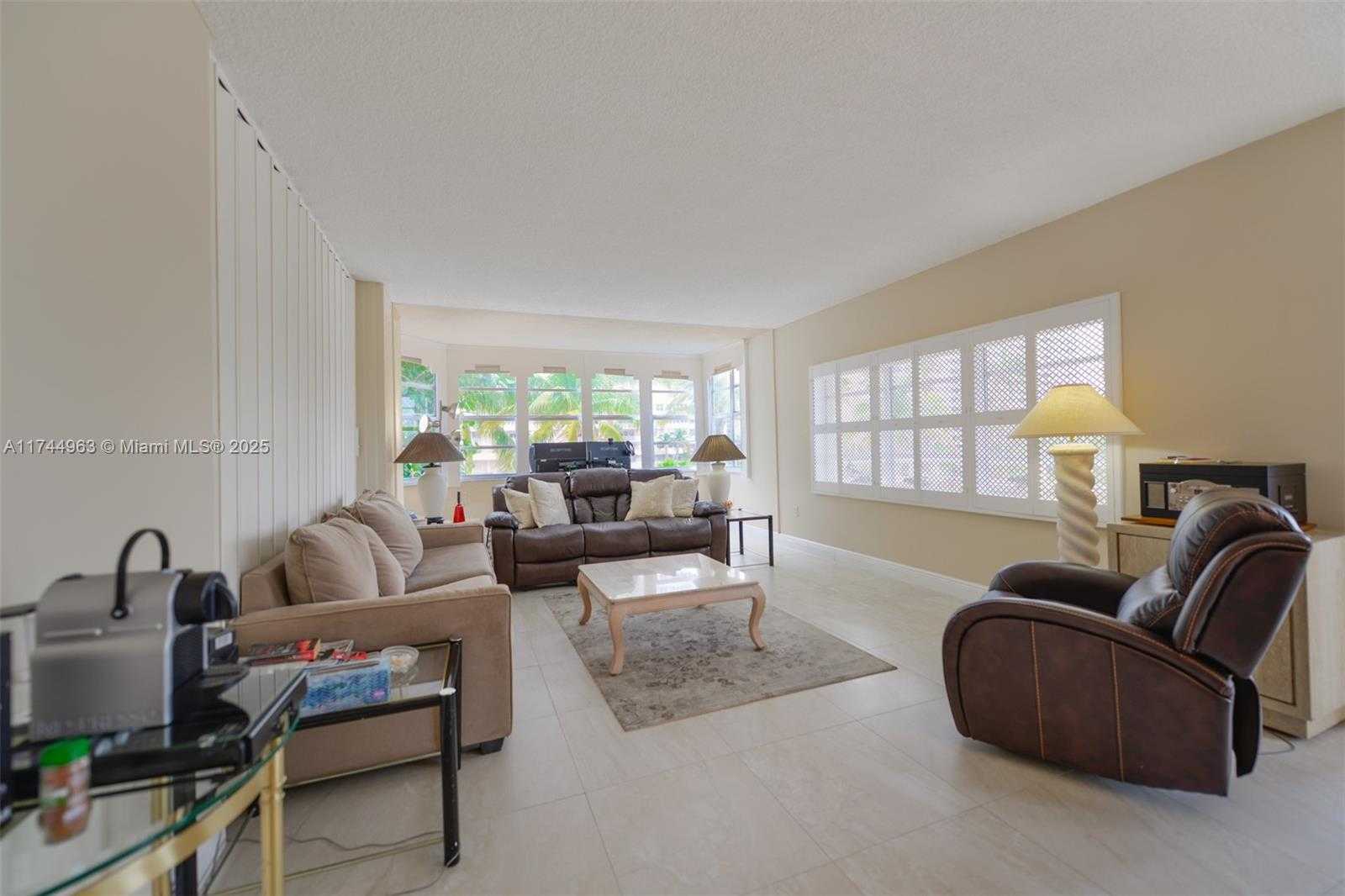 Small Image of 1950 SOUTH OCEAN DR #2E, Hallandale Beach Number 3