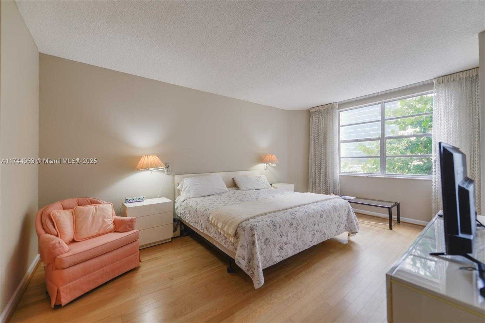 Small Image of 1950 SOUTH OCEAN DR #2E, Hallandale Beach Number 8