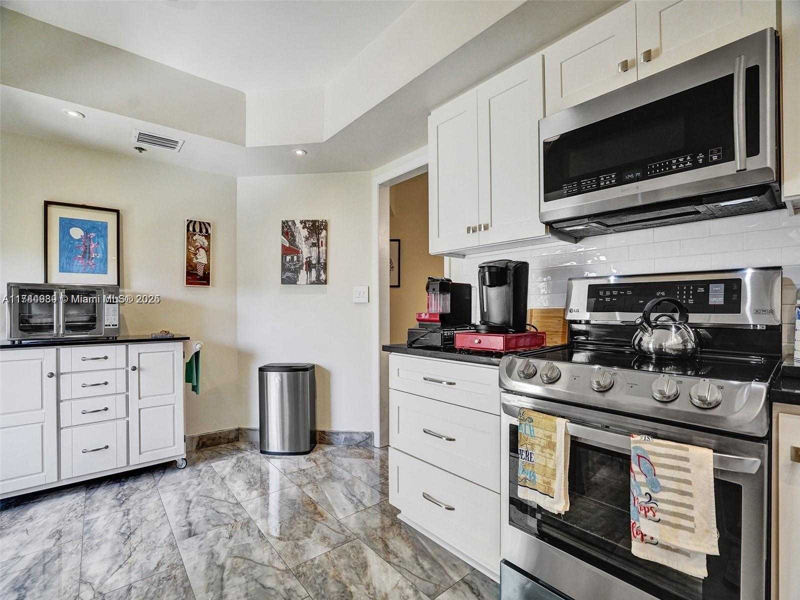 Small Image of 7400 RADICE CT #609, Lauderhill Number 16
