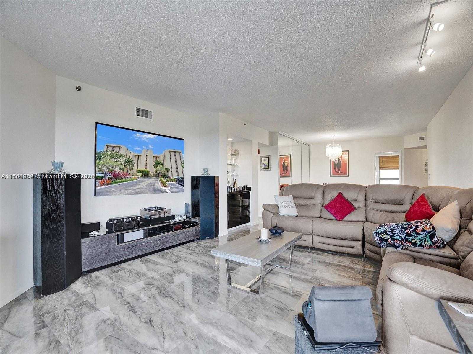 Small Image of 7400 RADICE CT #609, Lauderhill Number 8