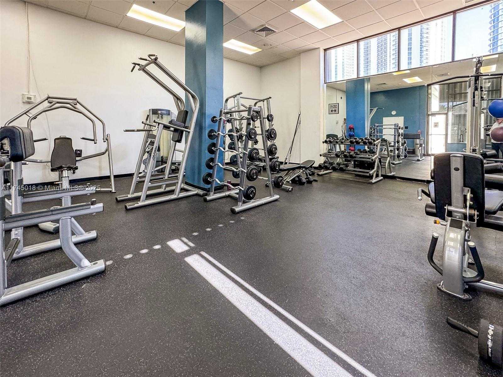 Small Image of 100 BAYVIEW DR #721, Sunny Isles Beach Number 24