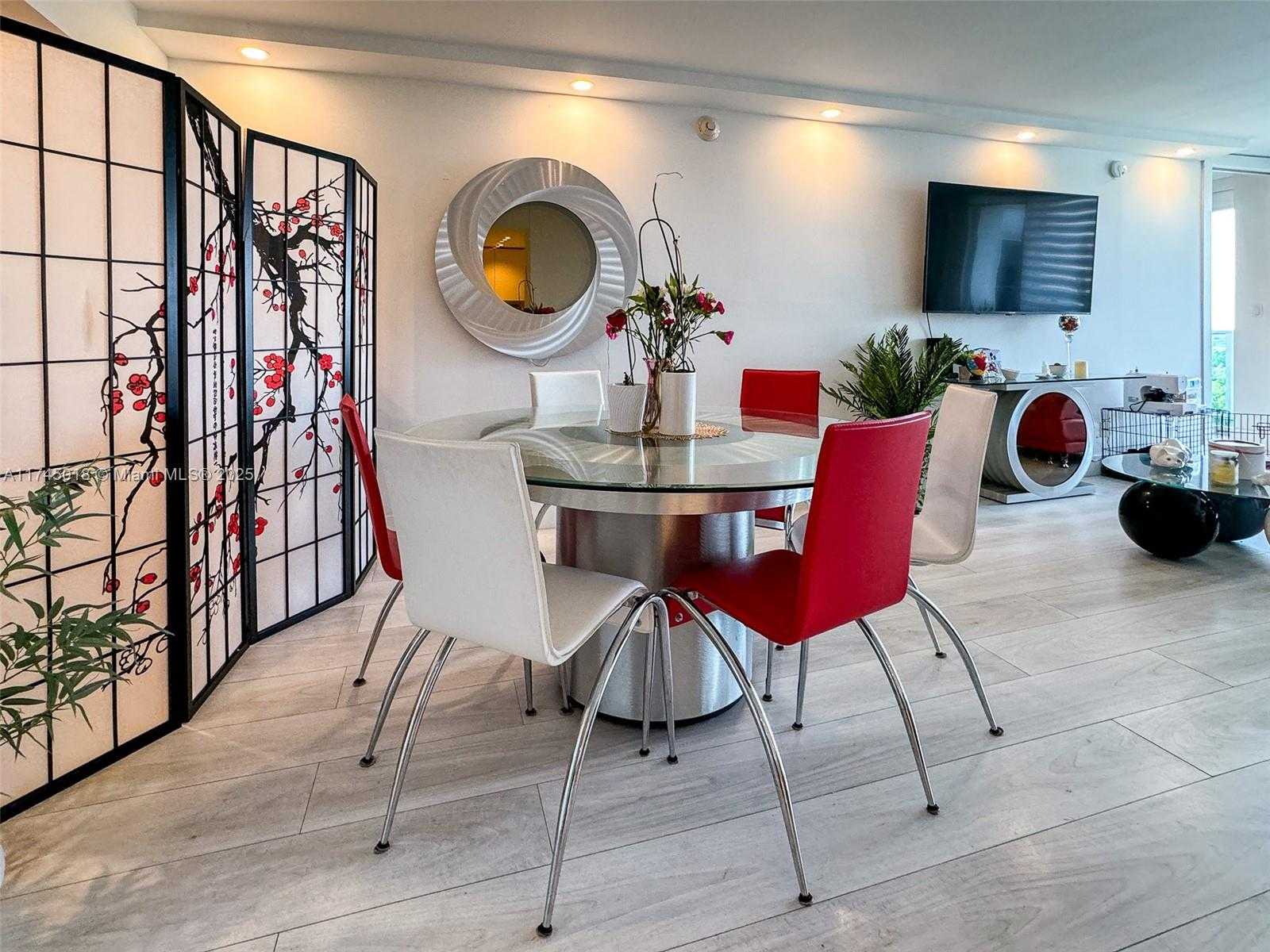 Small Image of 100 BAYVIEW DR #721, Sunny Isles Beach Number 3