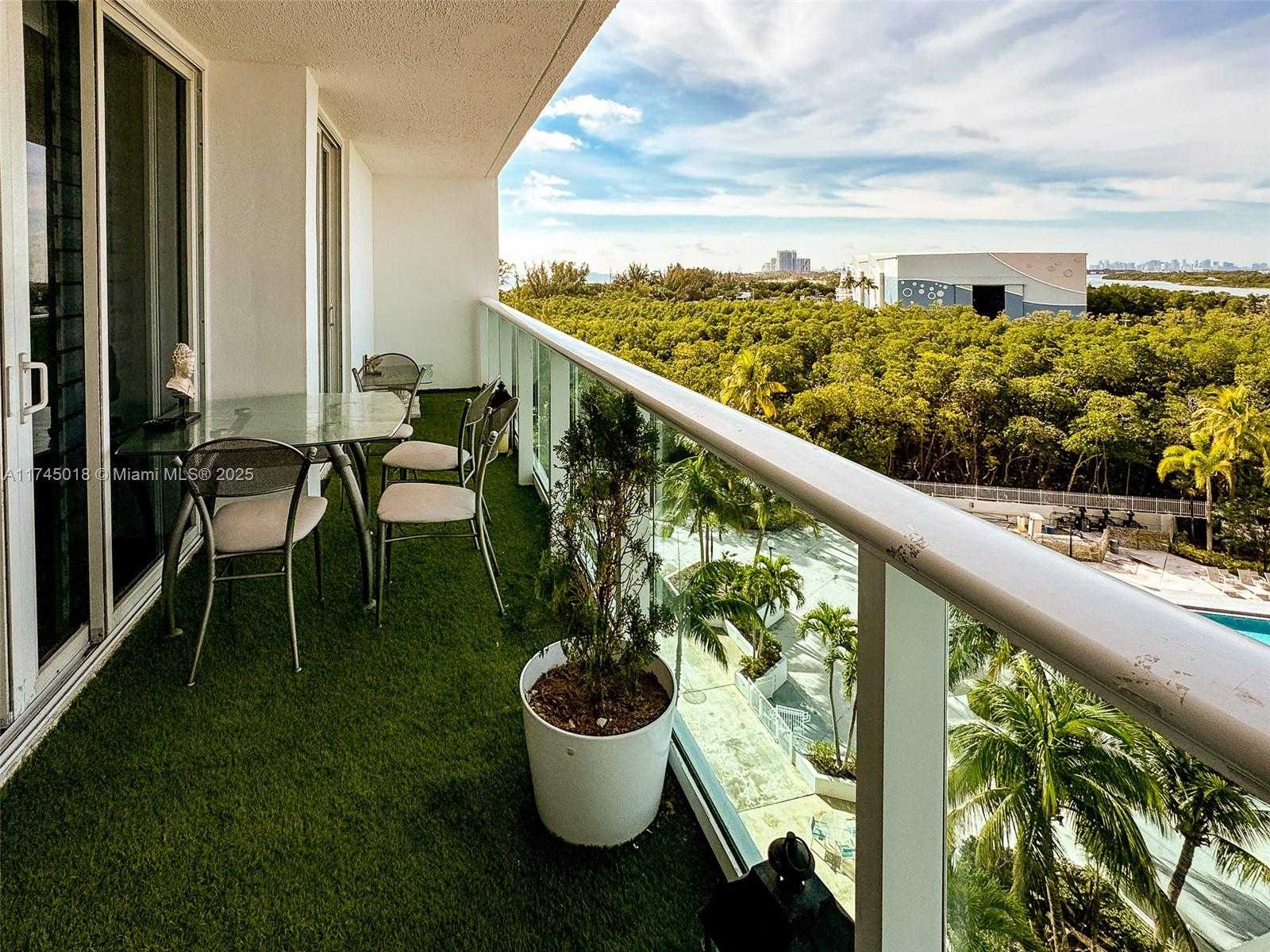 Small Image of 100 BAYVIEW DR #721, Sunny Isles Beach Number 32