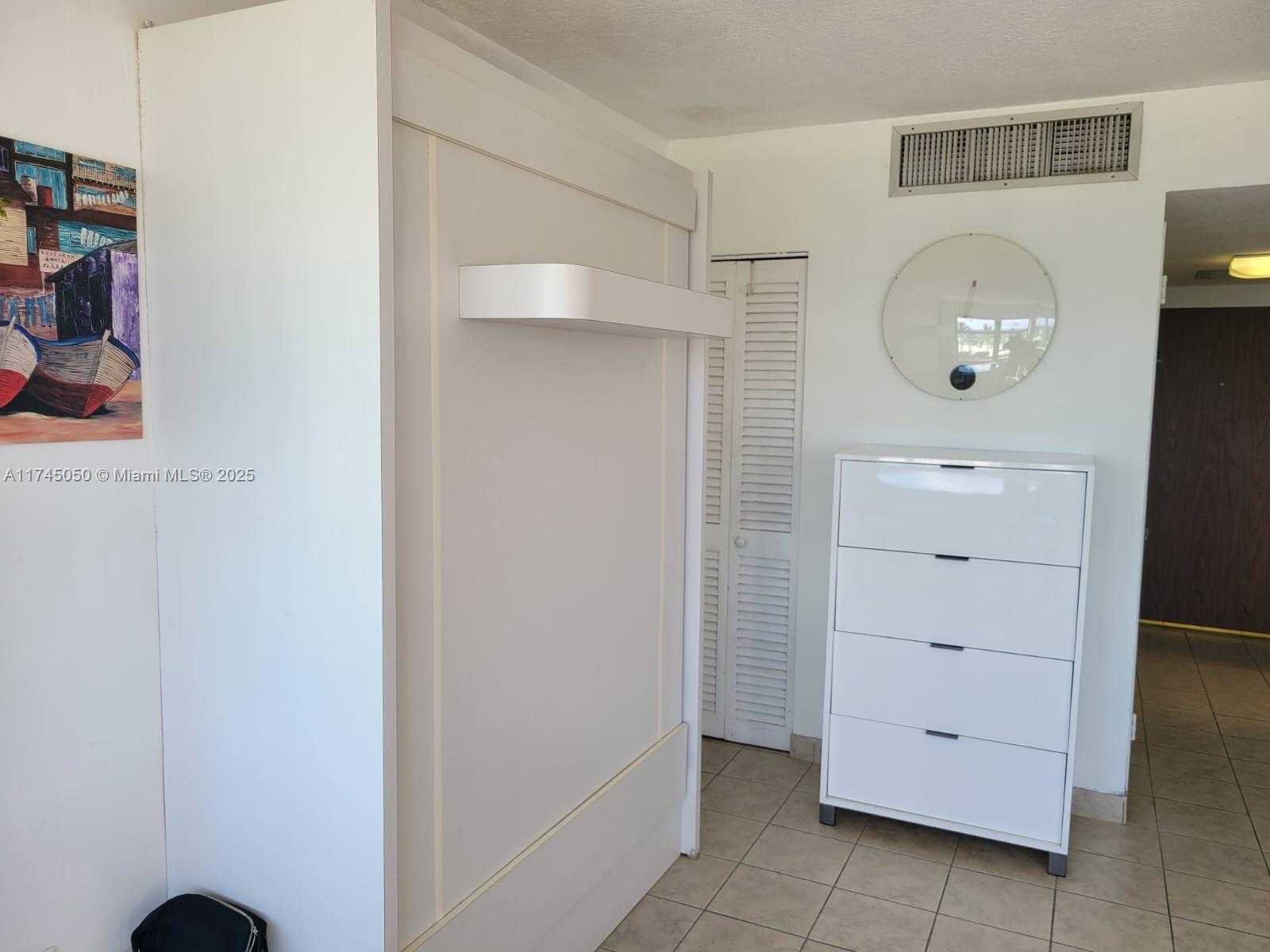 Small Image of 2899 COLLINS AVE #533, Miami Beach Number 13