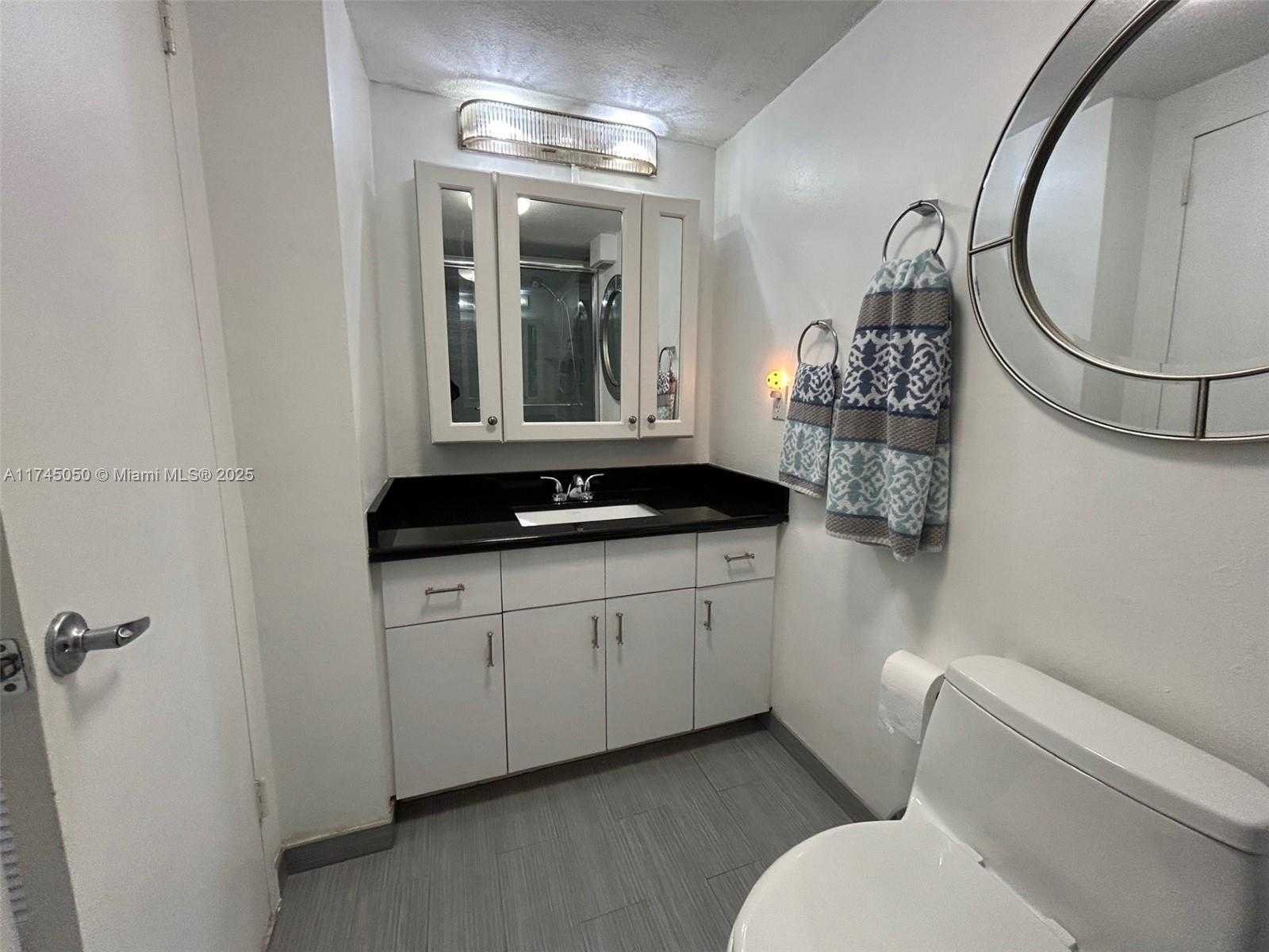 Small Image of 2899 COLLINS AVE #533, Miami Beach Number 14