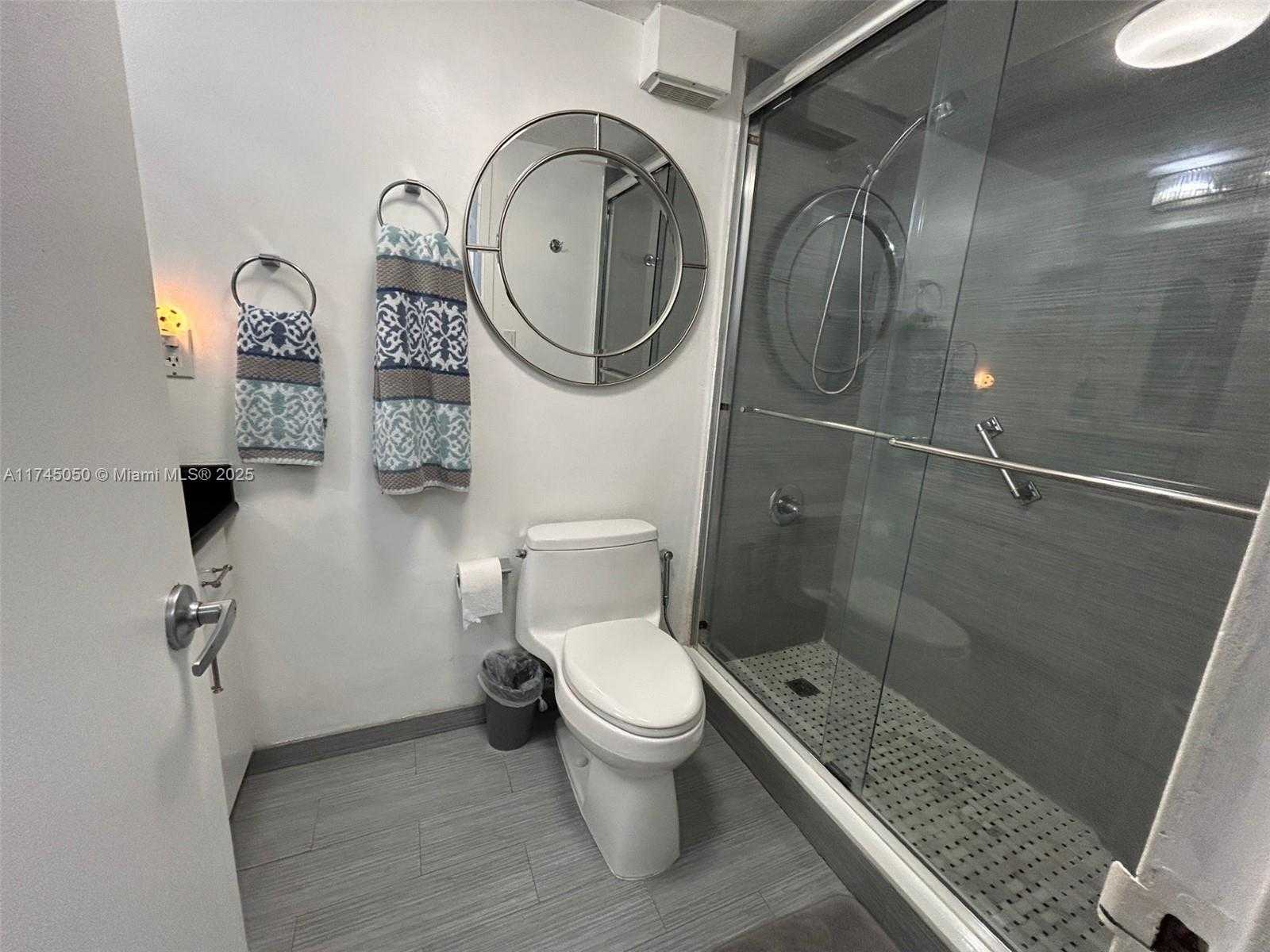 Small Image of 2899 COLLINS AVE #533, Miami Beach Number 15