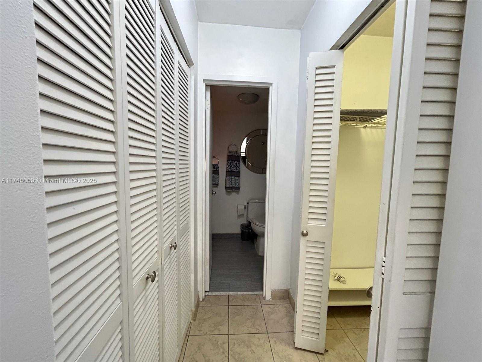Small Image of 2899 COLLINS AVE #533, Miami Beach Number 18