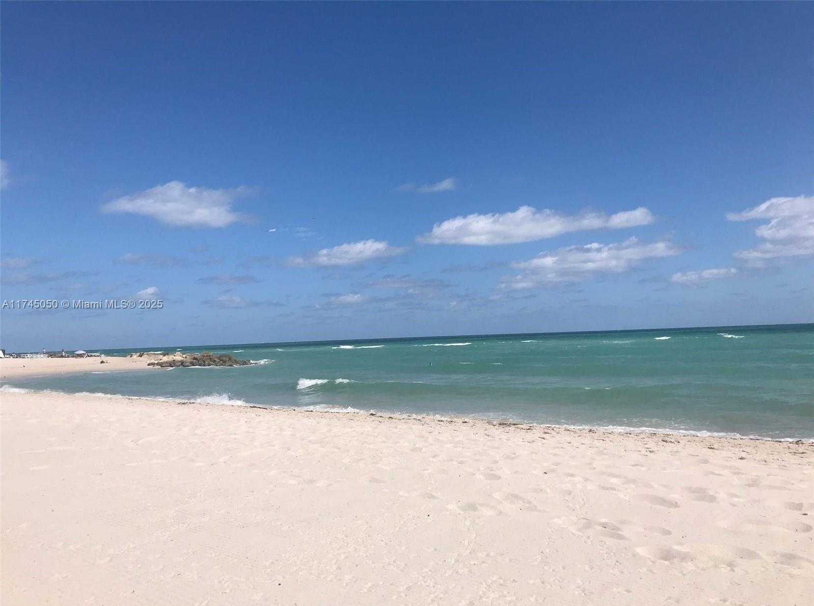 Small Image of 2899 COLLINS AVE #533, Miami Beach Number 19