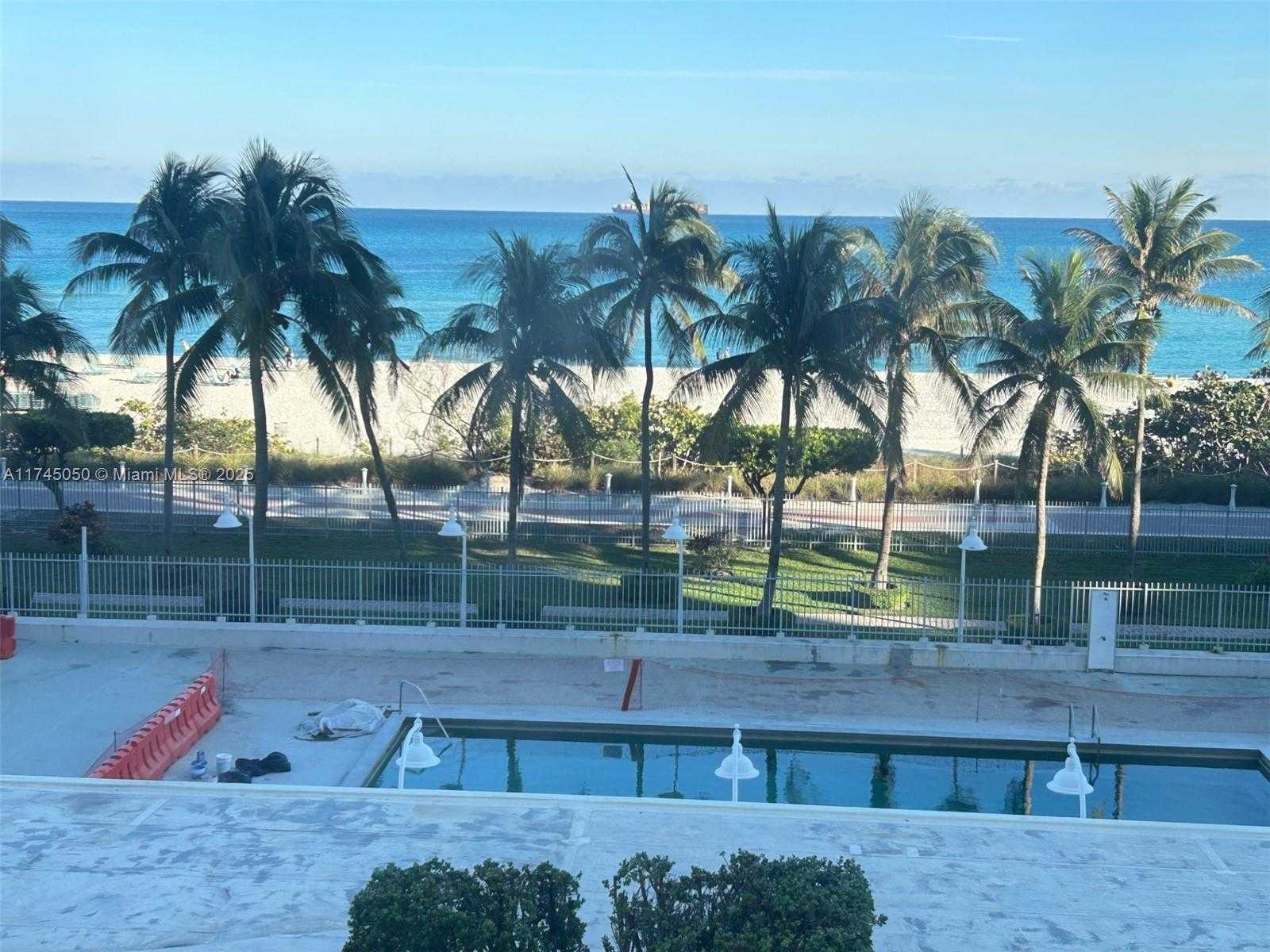 Small Image of 2899 COLLINS AVE #533, Miami Beach Number 2