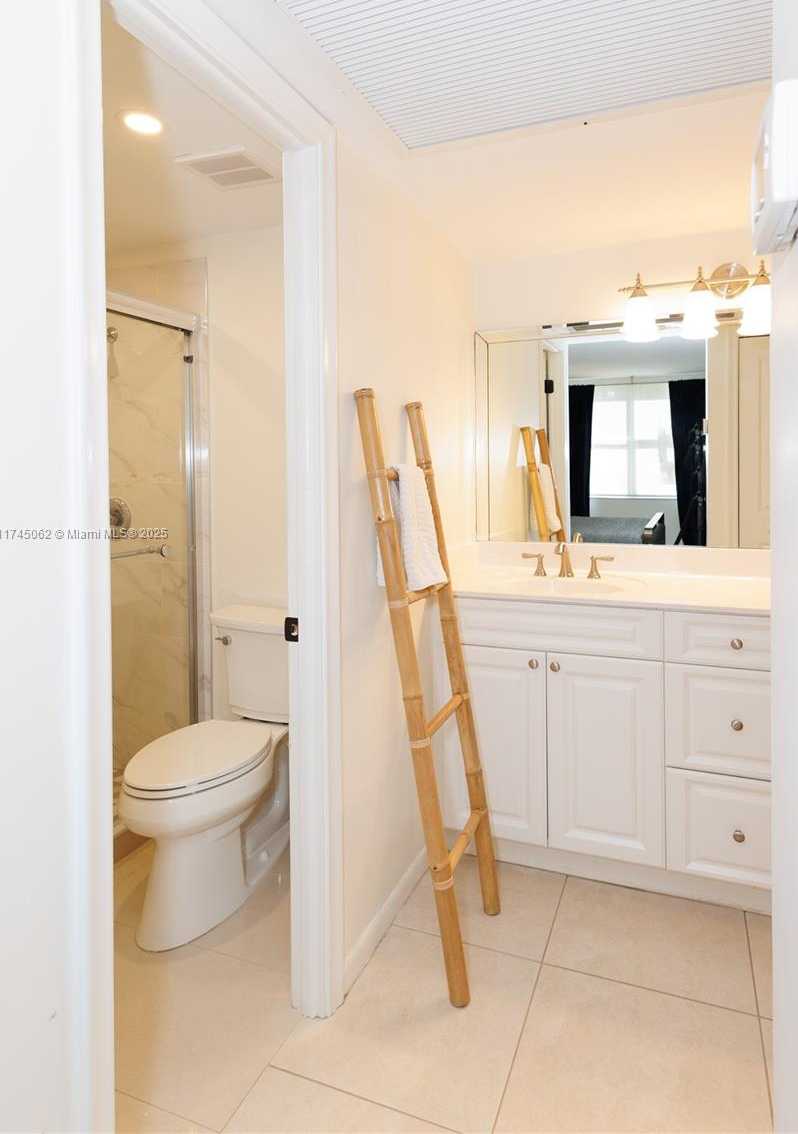 Small Image of 625 BILTMORE WAY #203, Coral Gables Number 15
