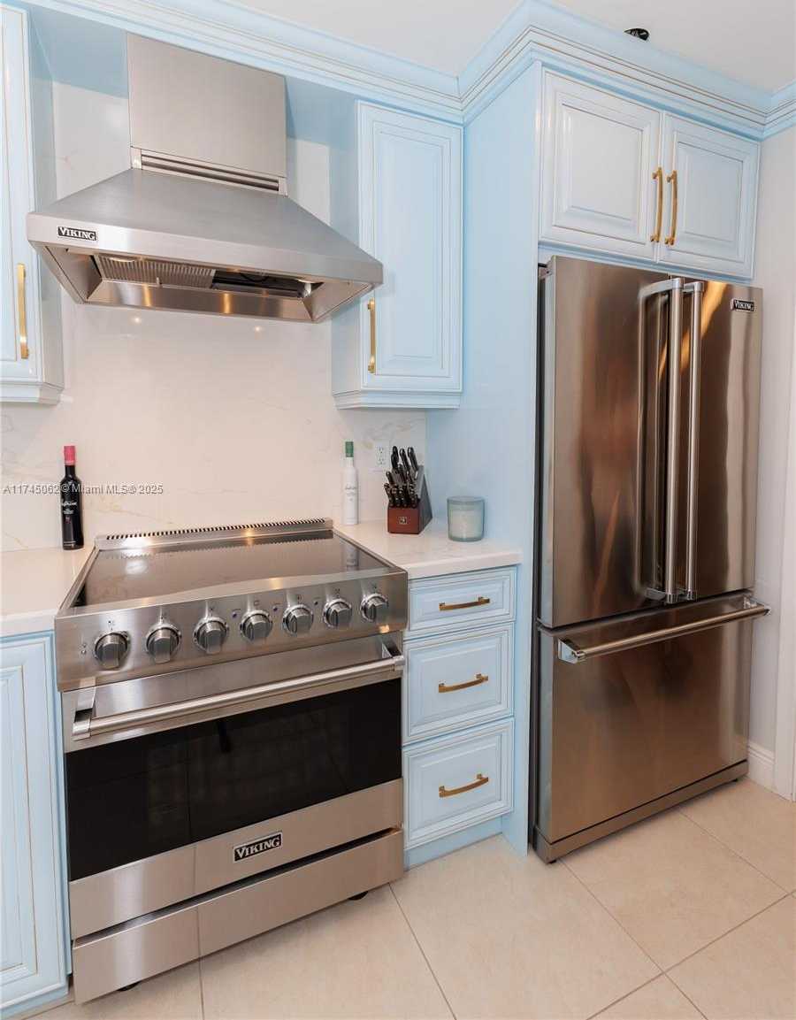 Small Image of 625 BILTMORE WAY #203, Coral Gables Number 6