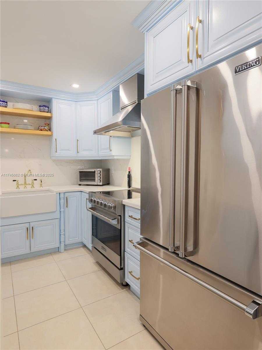 Small Image of 625 BILTMORE WAY #203, Coral Gables Number 7