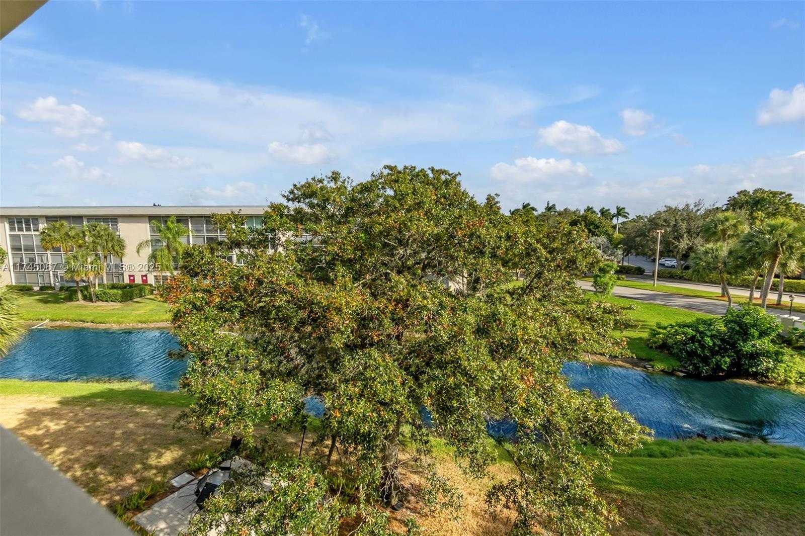Small Image of 4401 MARTINIQUE CT #C4, Coconut Creek Number 5