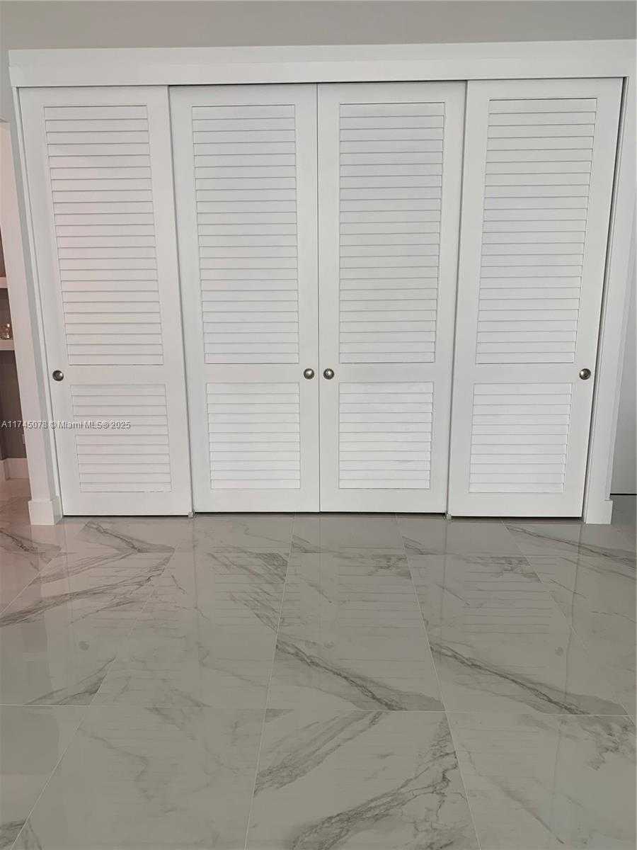 Small Image of 5005 COLLINS AVE #1423, Miami Beach Number 6