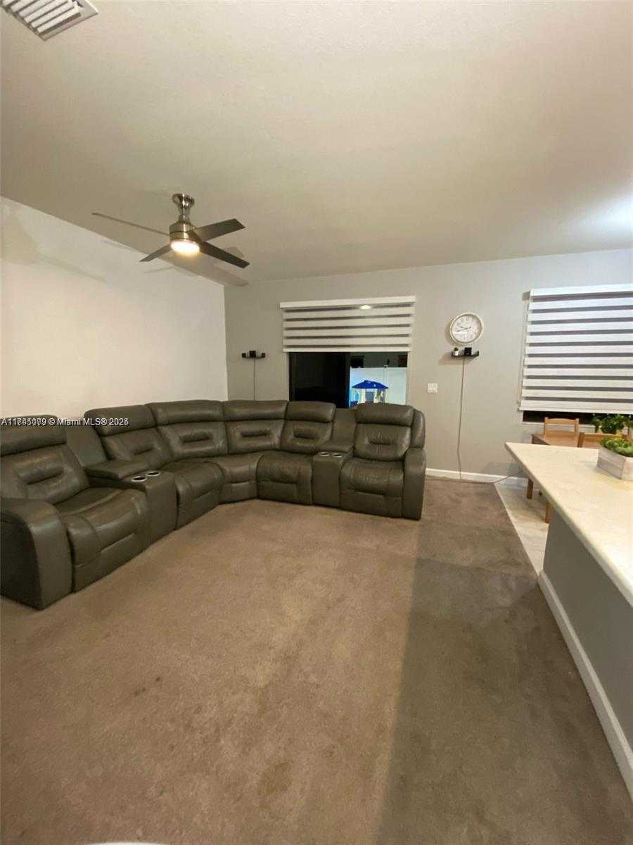 Small Image of 10413 WEST 33RD CT #., Hialeah Number 16