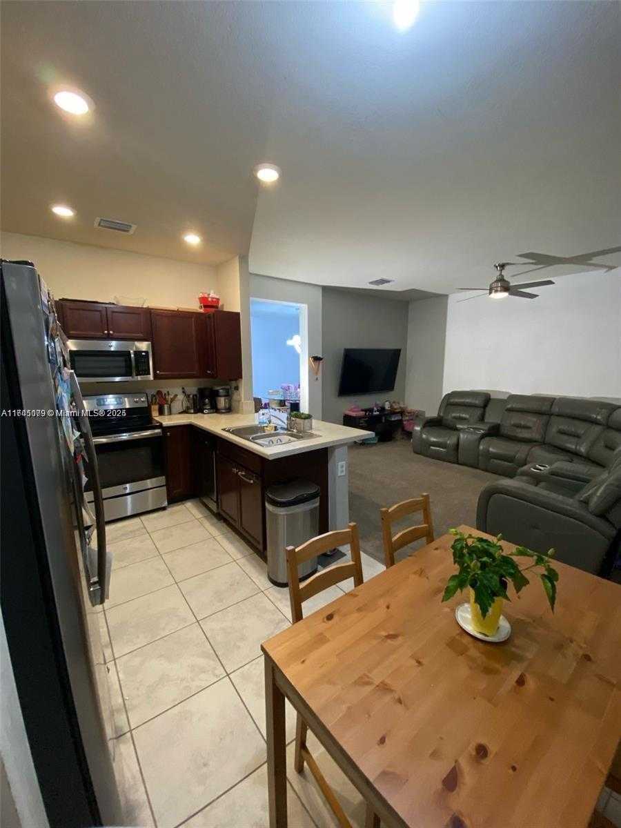 Small Image of 10413 WEST 33RD CT #., Hialeah Number 2