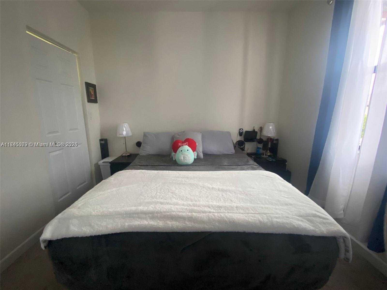 Small Image of 10413 WEST 33RD CT #., Hialeah Number 27