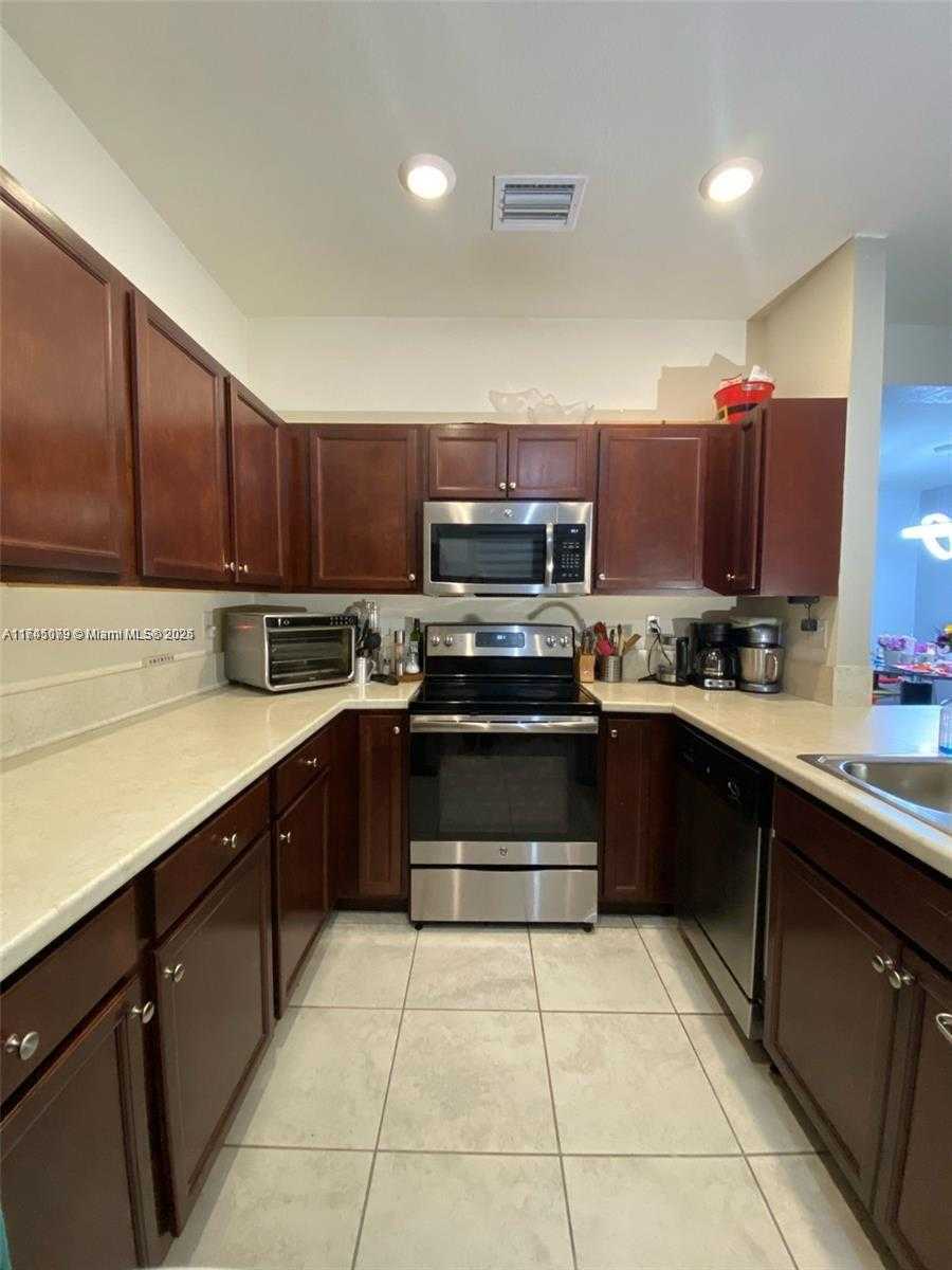 Small Image of 10413 WEST 33RD CT #., Hialeah Number 3