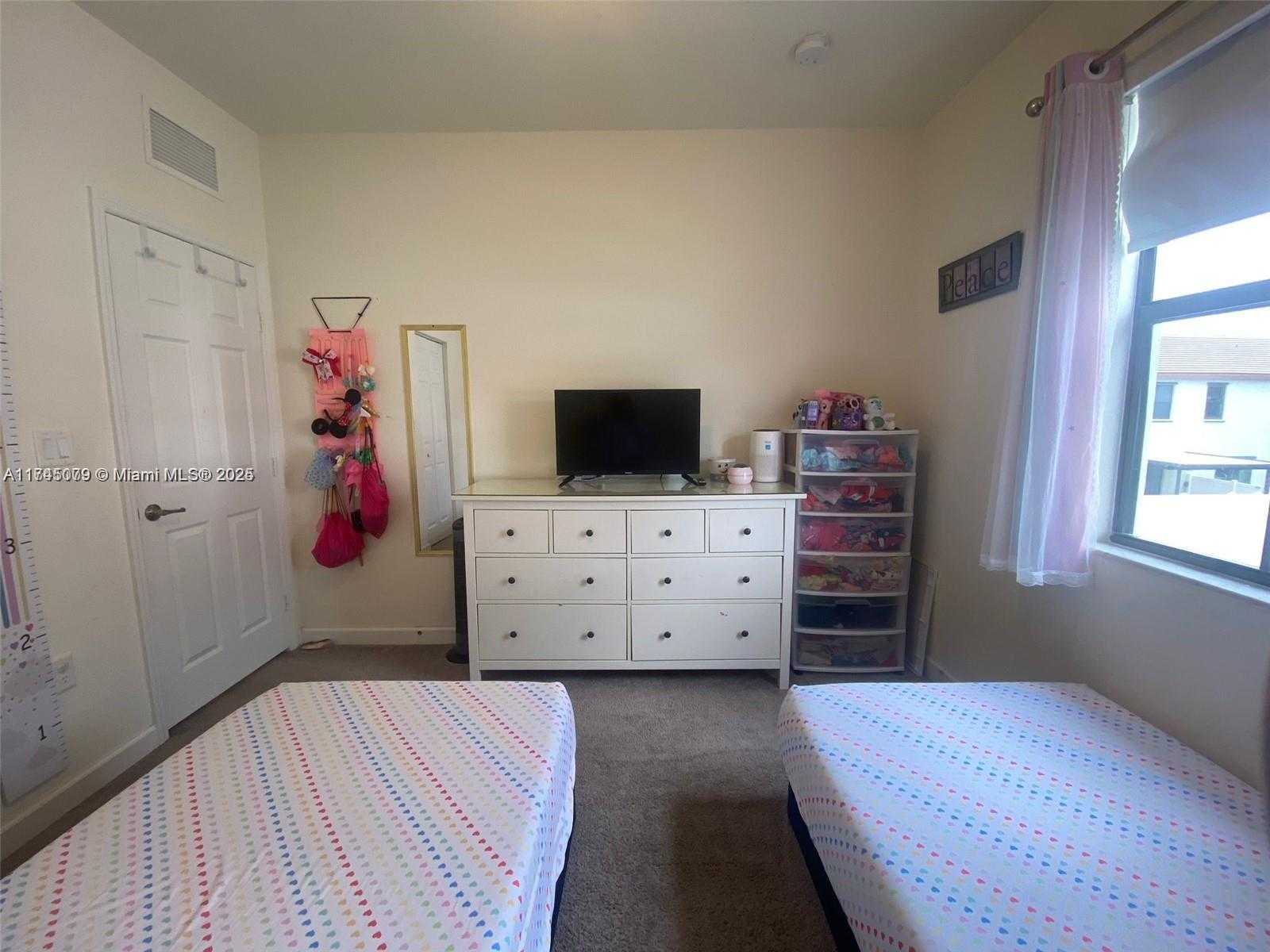 Small Image of 10413 WEST 33RD CT #., Hialeah Number 38