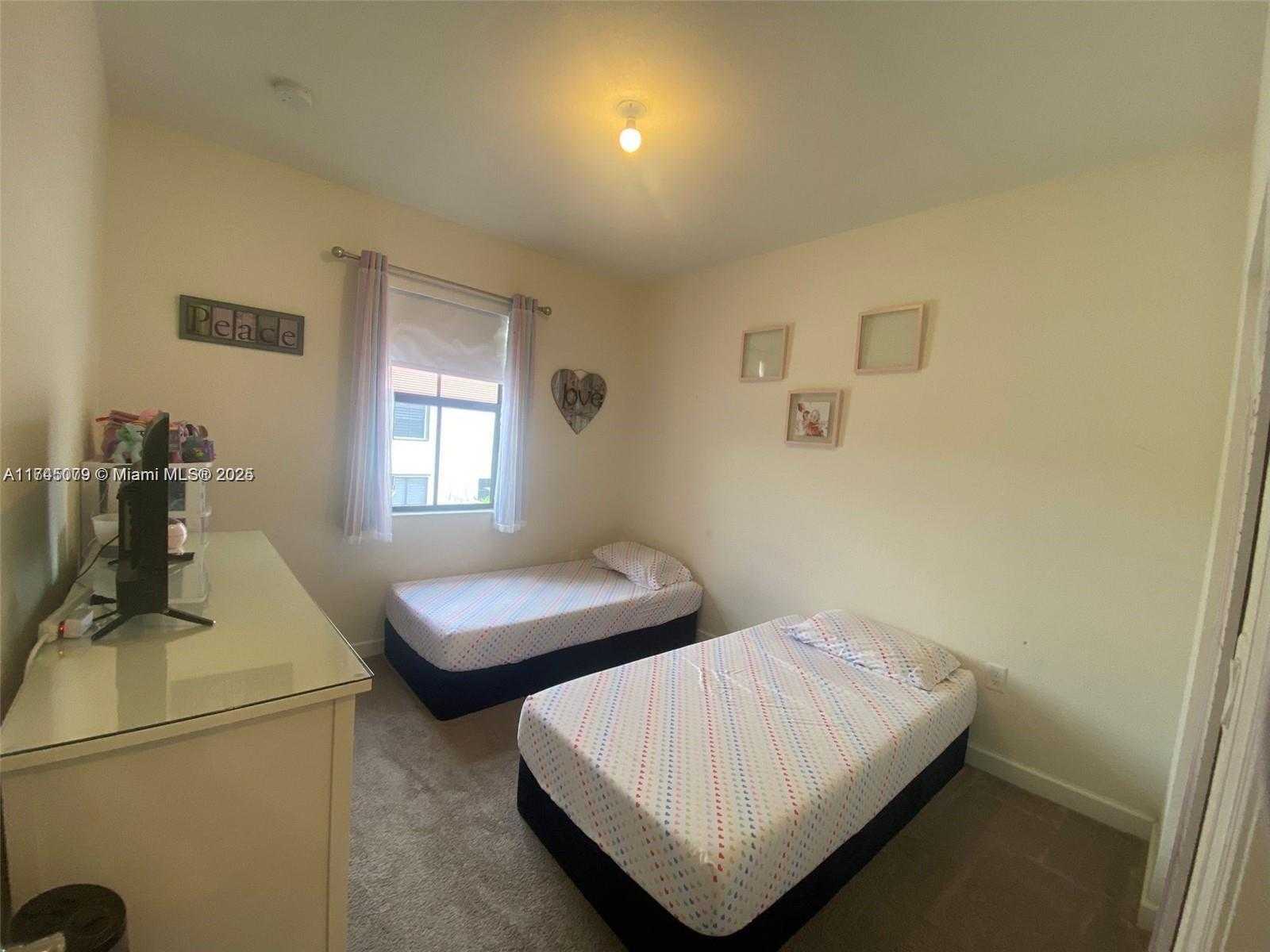 Small Image of 10413 WEST 33RD CT #., Hialeah Number 39