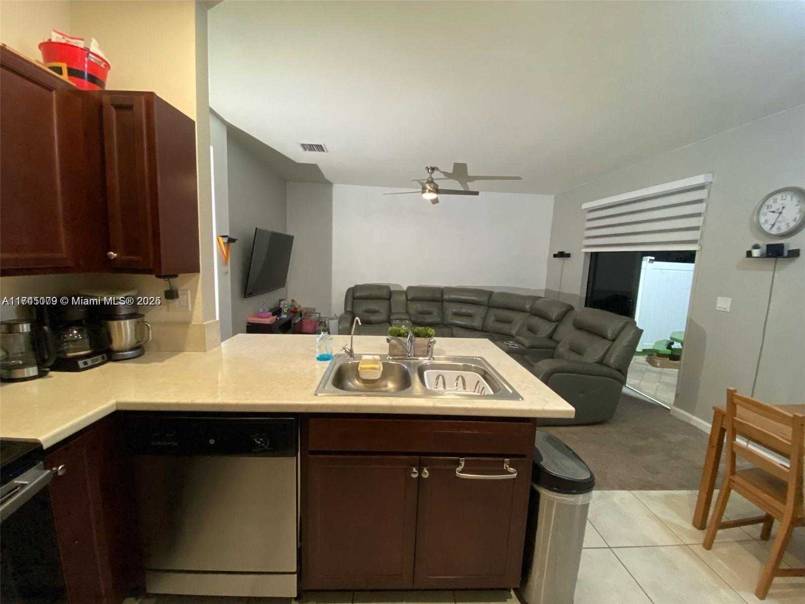 Small Image of 10413 WEST 33RD CT #., Hialeah Number 6