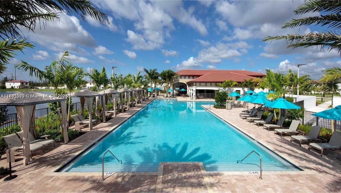 Small Image of 10413 WEST 33RD CT #., Hialeah Number 63