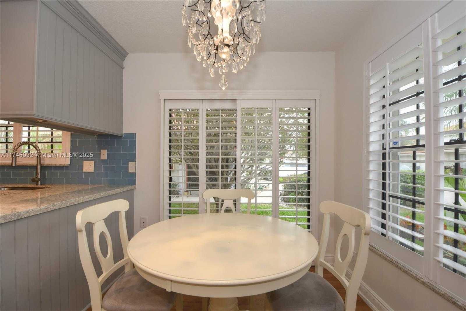 Small Image of 8639 Eagle Run Dr, Boca Raton, FL 33434, USA Number 10