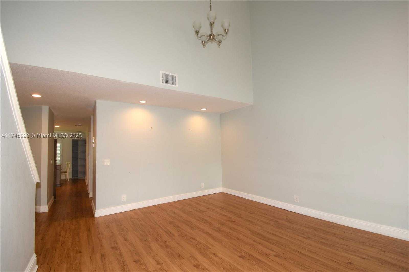 Small Image of 8639 Eagle Run Dr, Boca Raton, FL 33434, USA Number 13