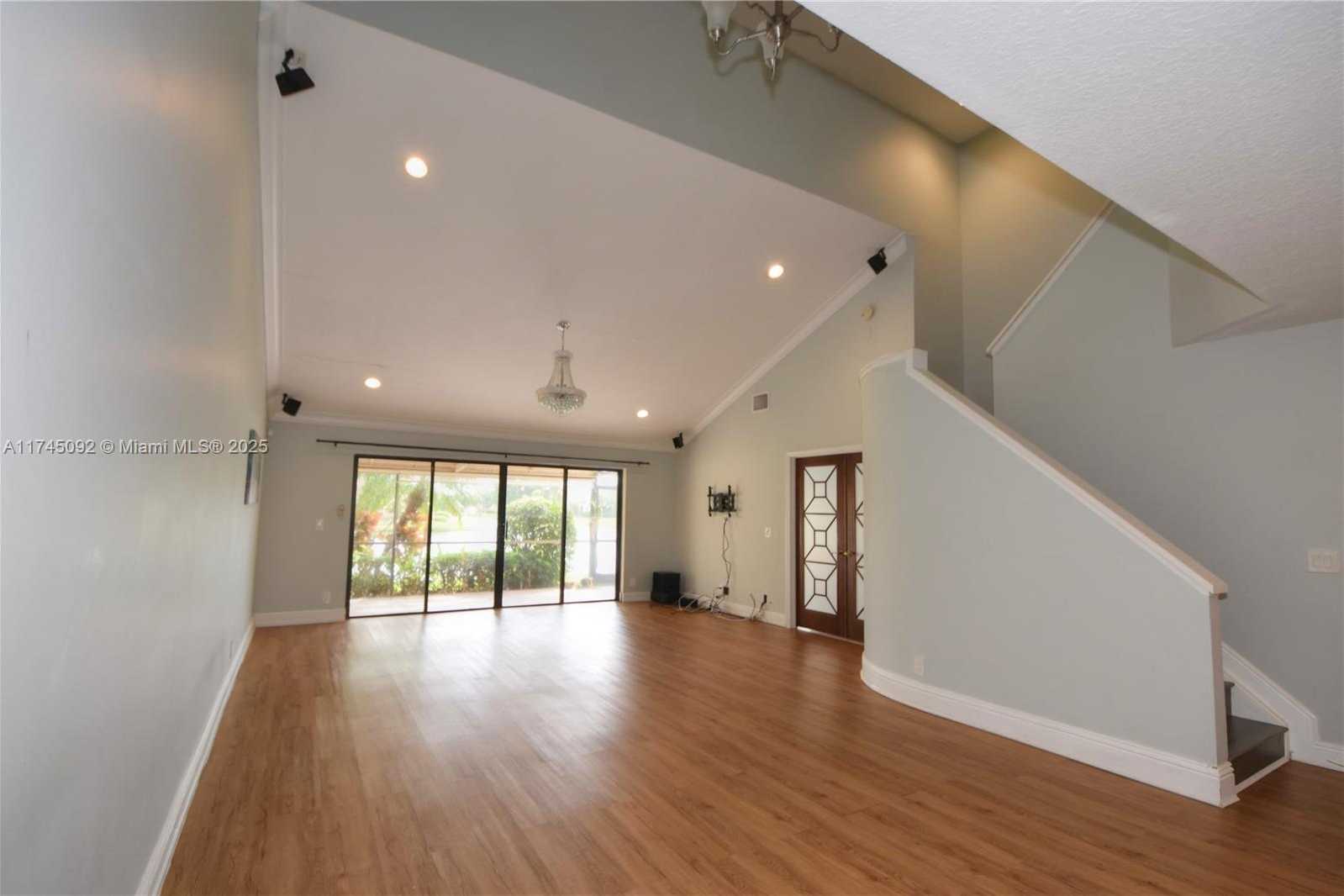 Small Image of 8639 Eagle Run Dr, Boca Raton, FL 33434, USA Number 14