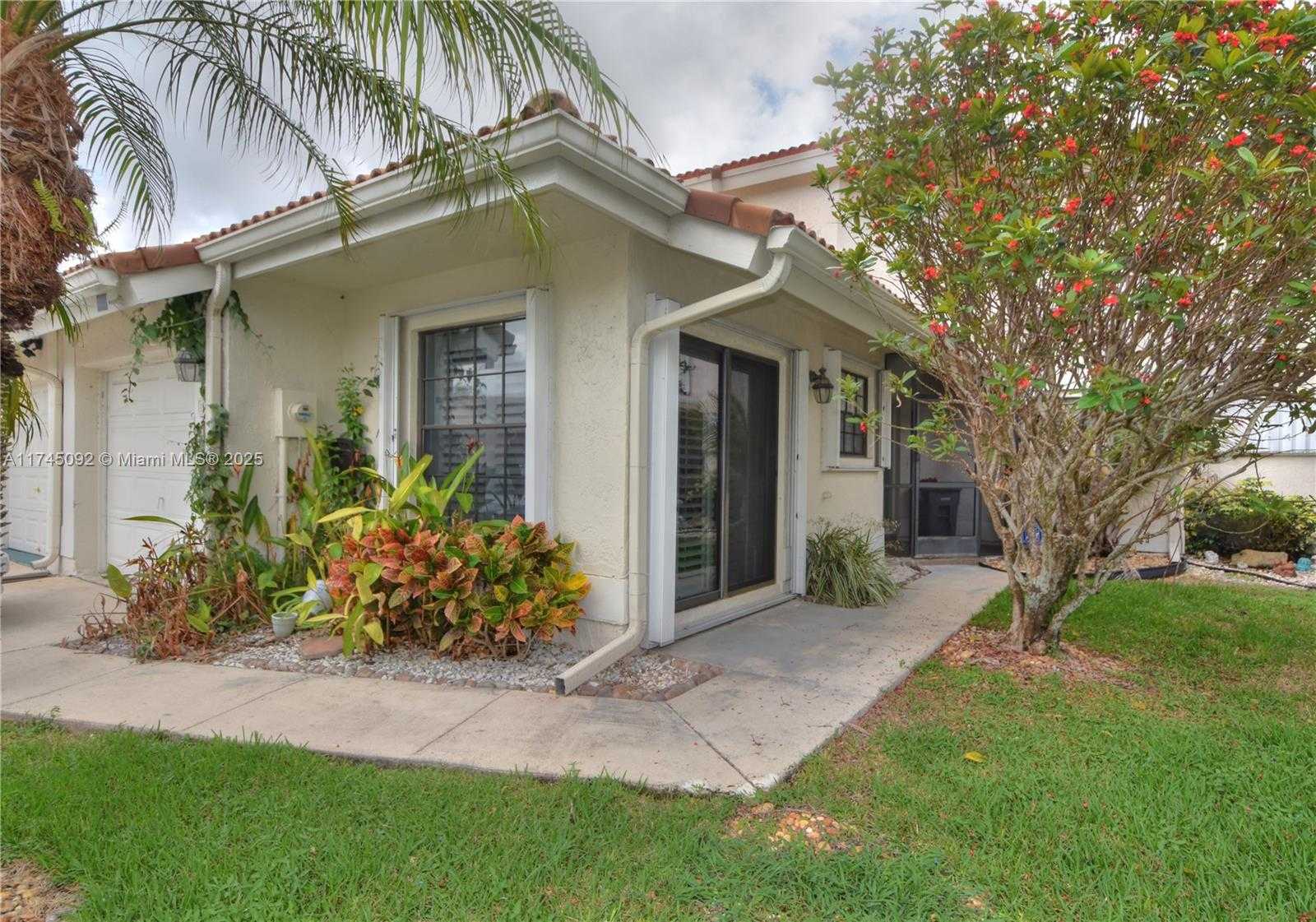 Small Image of 8639 Eagle Run Dr, Boca Raton, FL 33434, USA Number 15