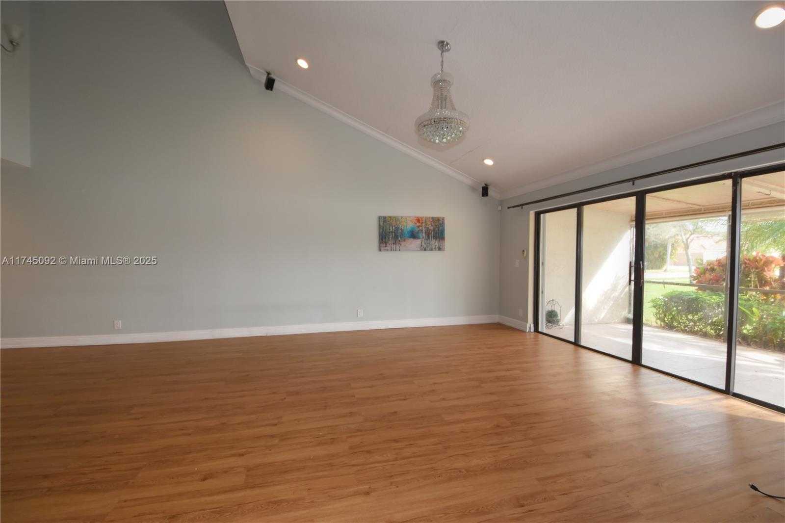 Small Image of 8639 Eagle Run Dr, Boca Raton, FL 33434, USA Number 28