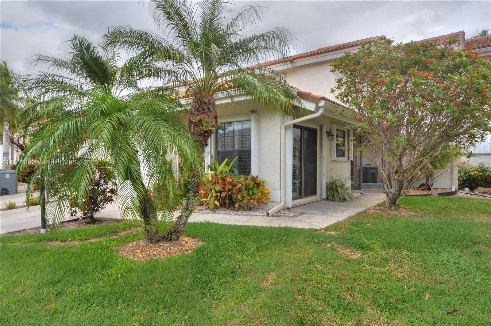 Small Image of 8639 Eagle Run Dr, Boca Raton, FL 33434, USA Number 5