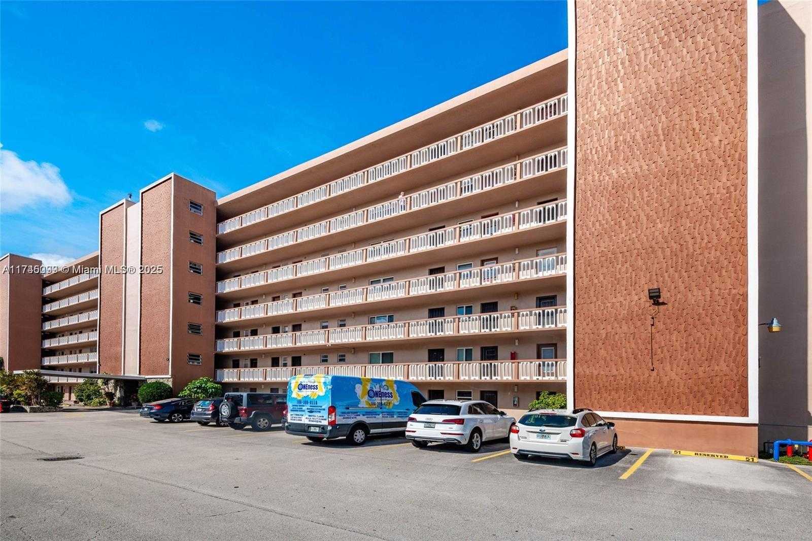 Small Image of 301 NORTH EAST 14TH AVE #201, Hallandale Beach Number 3