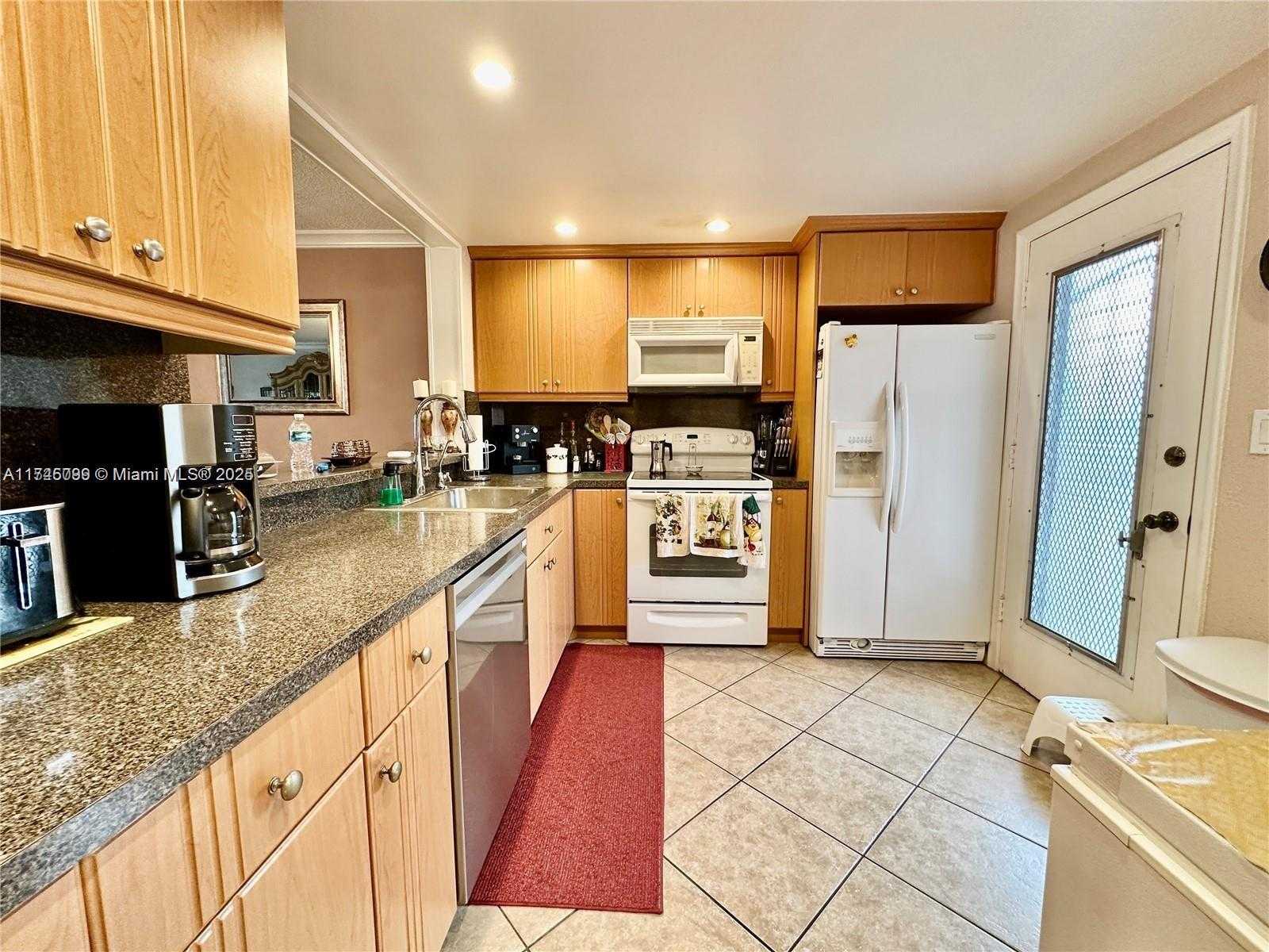 Small Image of 301 NORTH EAST 14TH AVE #201, Hallandale Beach Number 4
