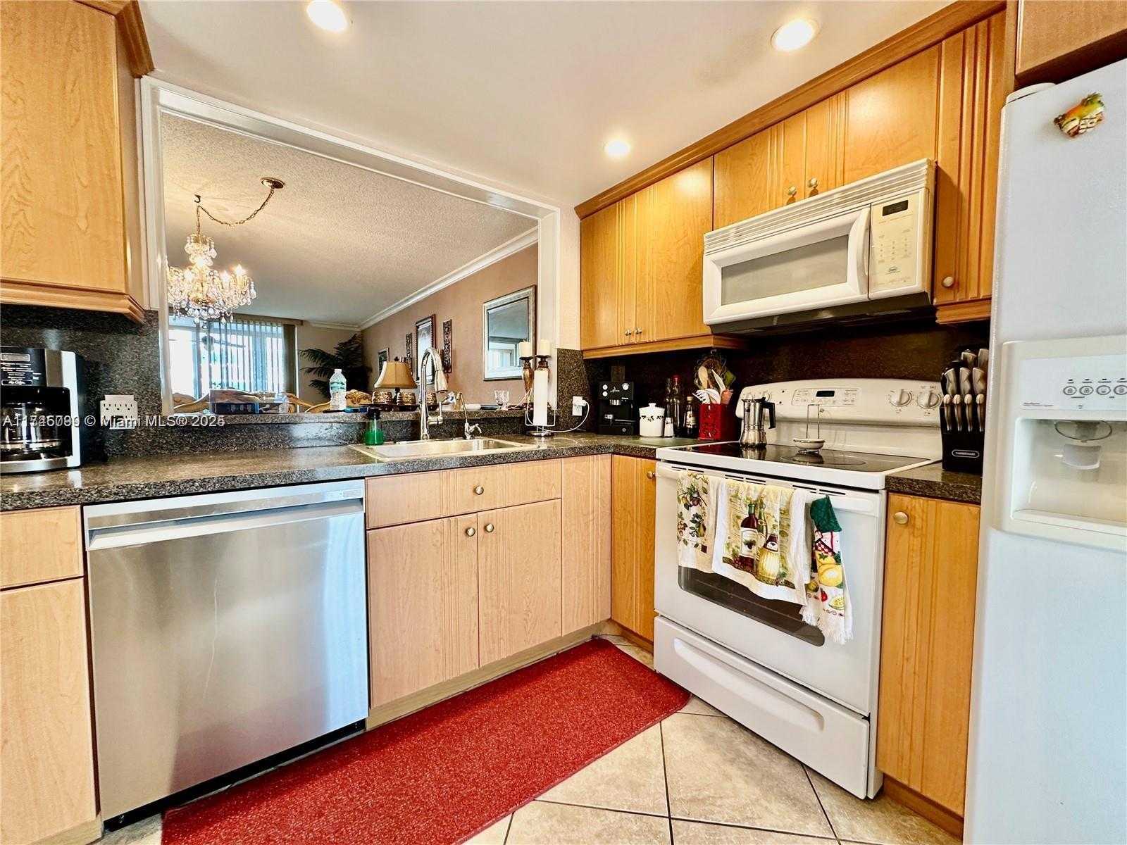 Small Image of 301 NORTH EAST 14TH AVE #201, Hallandale Beach Number 5