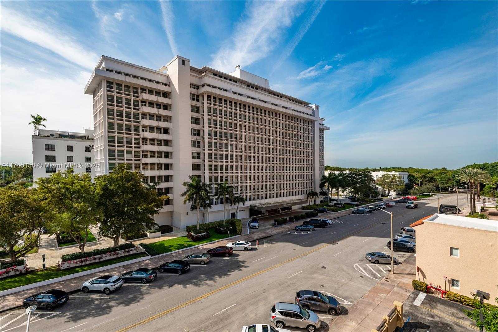 Small Image of 711 BILTMORE WAY #502, Coral Gables Number 4
